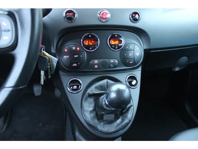 Fiat 500 0.9 TwinAir Turbo Sport, Navigatie! 2016 Benzine 16