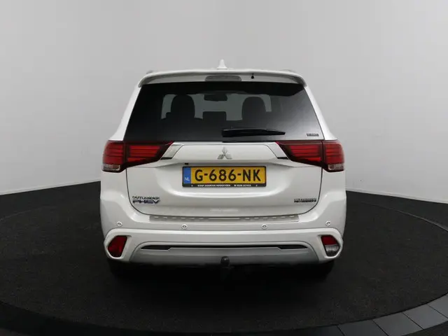 Mitsubishi Outlander 2.4 PHEV Intense 2019 Hybride Benzine 8