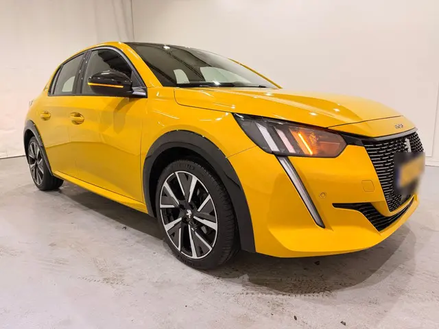 Peugeot 208 1.2 GT 130 Automaat 2021 Benzine