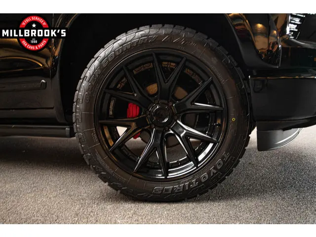 Chevrolet Silverado High Country 6.2 V8 2024 LPG/Gas 8