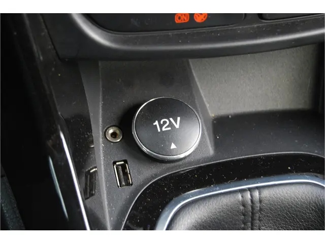 Ford B-MAX 1.0 EcoBoost Titanium 100pk 2013 Benzine 24