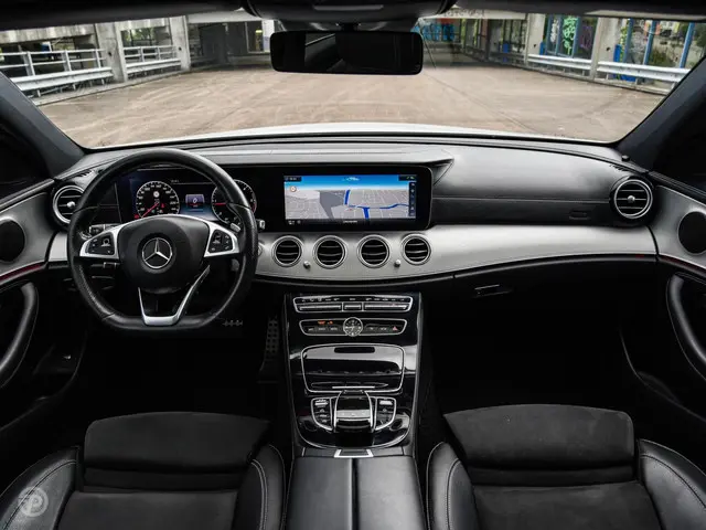 Mercedes-Benz E-Klasse 2