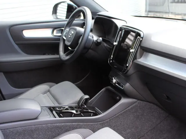 Volvo XC40 2.0 B4 Plus Dark 2024 Benzine 17