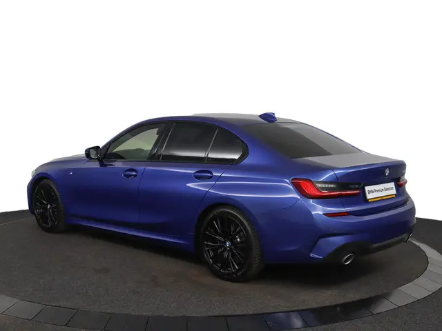 BMW 3 Serie 330i High Executive 2020 Benzine 9
