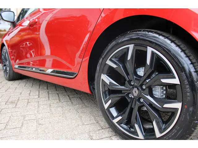Renault Clio 1.0 TCe 90 GPF techno 2024 Benzine 16