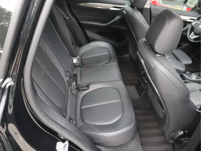 BMW X1 sDrive18i 136 PK High Executive 2017 Benzine 33
