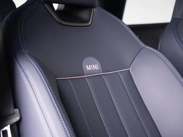 MINI 3-Deurs C 2025 Benzine 17