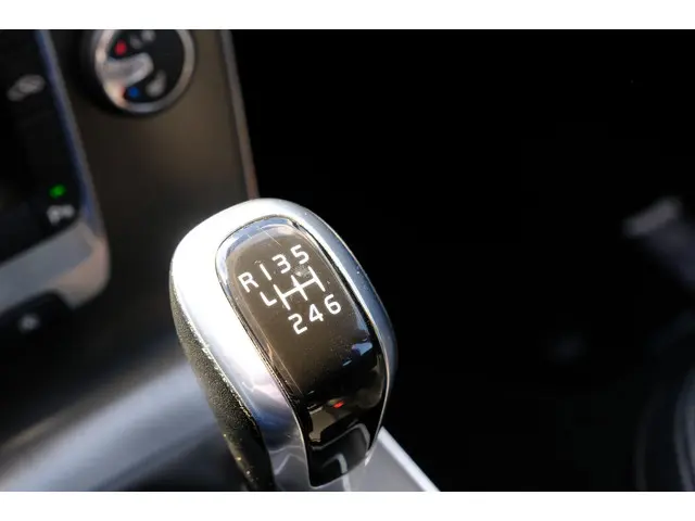 Volvo V40 1.6 T2 Summum Navi|Leder|Clima|LMV 2015 Benzine 19