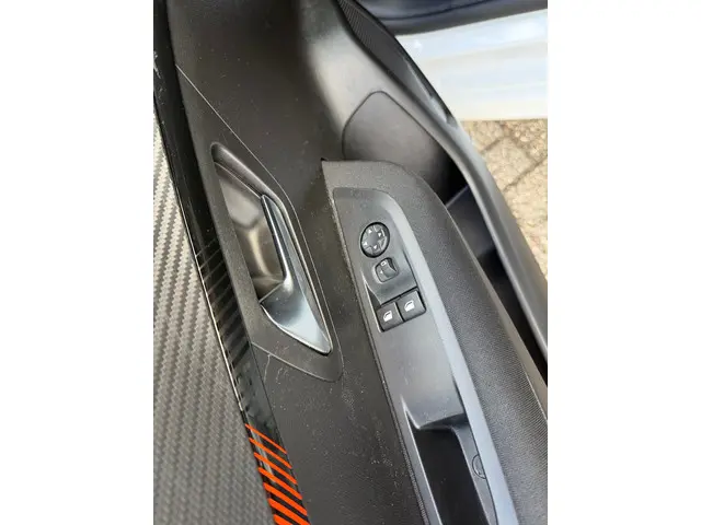 Peugeot 208 1.2 PureTech Active 2022 Benzine 9