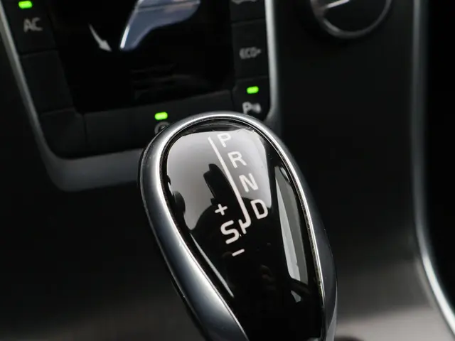 Volvo XC60 2.0 D4 180 PK AUT. EURO 6 - ORIG. NL 2014 Diesel 19