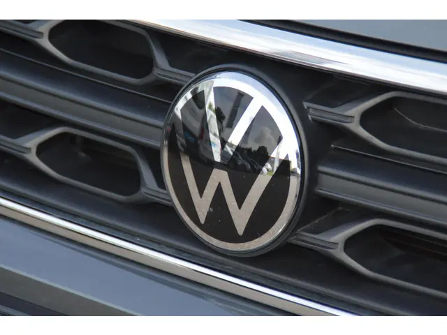 Volkswagen T-Roc 1.0 TSI Life Edition 2025 Benzine 31