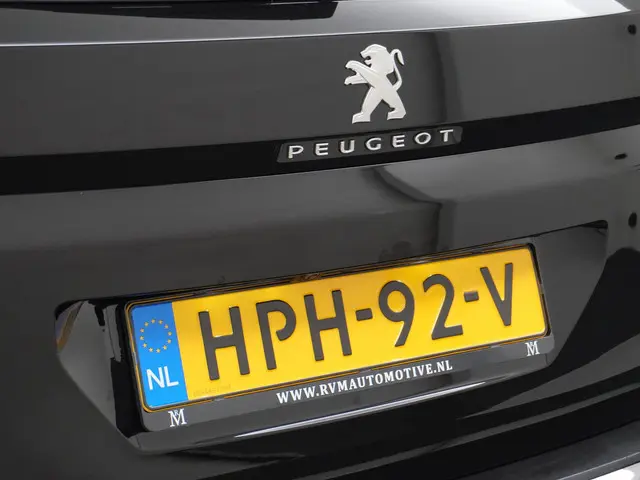 Peugeot 3008 1.6 HYbrid 225 Allure 2022 Hybride Benzine 10