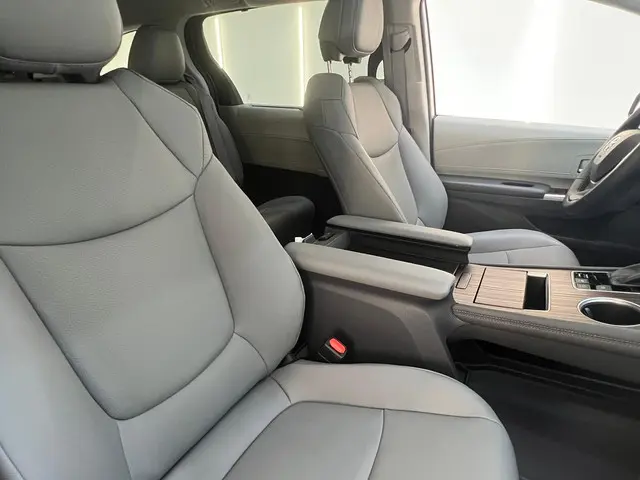 Toyota Sienna 2.5 Hybrid Luxe XLE 2022 Hybride Benzine 11