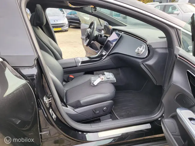 Mercedes-Benz EQE 300 AMG Line 89 kWh 2023 Elektrisch 10