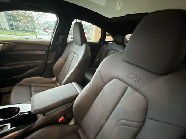 Audi A5 Limousine S edition 35 TFSI 150 PK 2025 Benzine 13