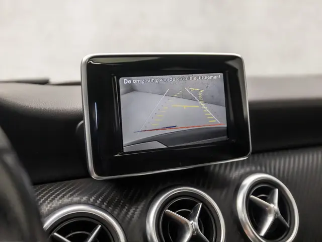 Mercedes-Benz A-Klasse 250 AMG Sport 2013 Benzine 17
