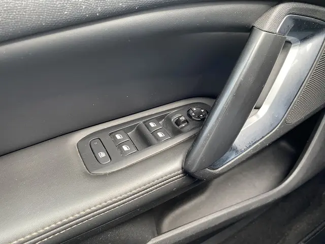 Peugeot 308 SW 1.2 e-THP Première 2014 Benzine 24