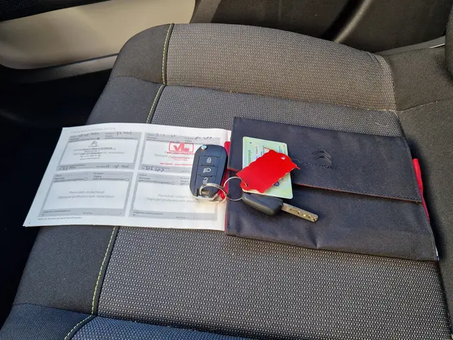 Citroën C3 1.2 PureTech Saint James 2021 Benzine 6