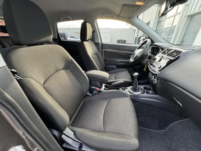 Mitsubishi ASX 1.6 Cleartec Intense 2016 Benzine 16