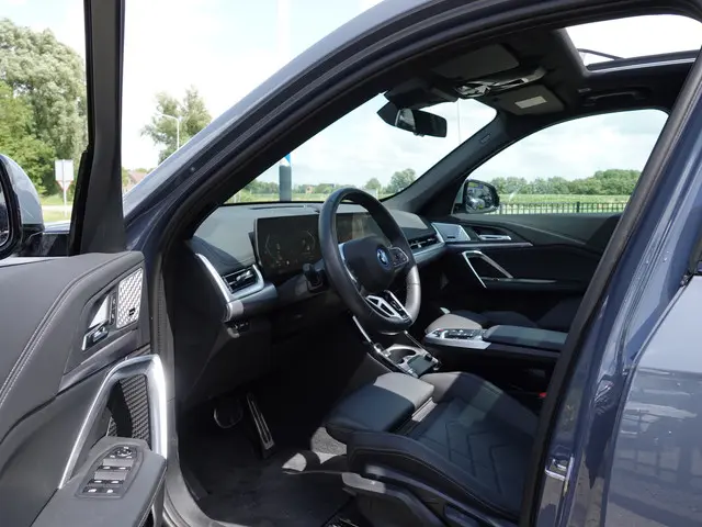 BMW X1 xDrive25e M-SPORT 2024 Hybride Benzine 4