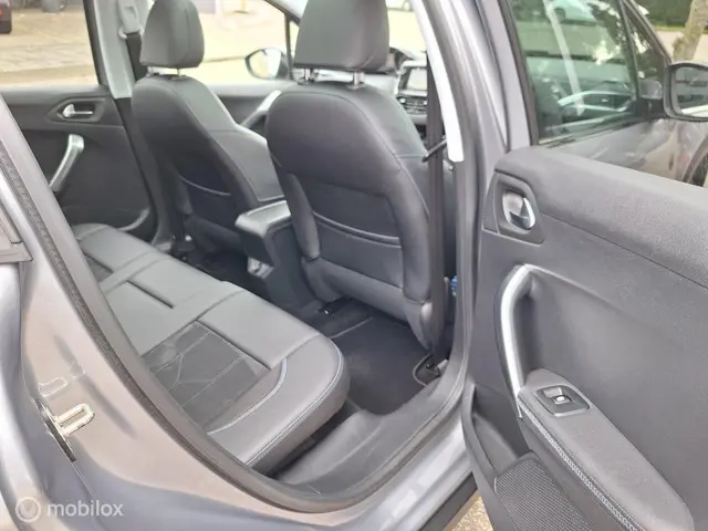 Peugeot 2008 1.2 PURETECH ALLURE CROSSWAY 2017 Benzine 12