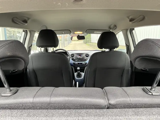 Hyundai i10 1.0i i-Motion Comfort 2015 Benzine 21