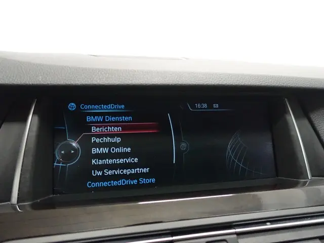 BMW 5 Serie 528i High Executive Iuxury Aut- 2014 Benzine 14