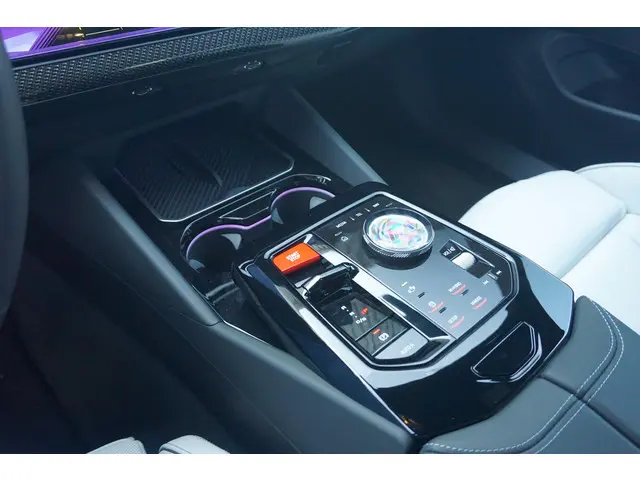 BMW M5 Sedan 2025 Hybride Benzine 16