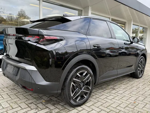 Peugeot 3008 1.2 Hybrid 145 GT 2025 Hybride Benzine 8