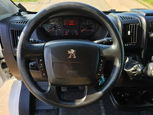Peugeot Boxer 330 2.0 BlueHDI L2 H2 Pro 2017 Diesel 22