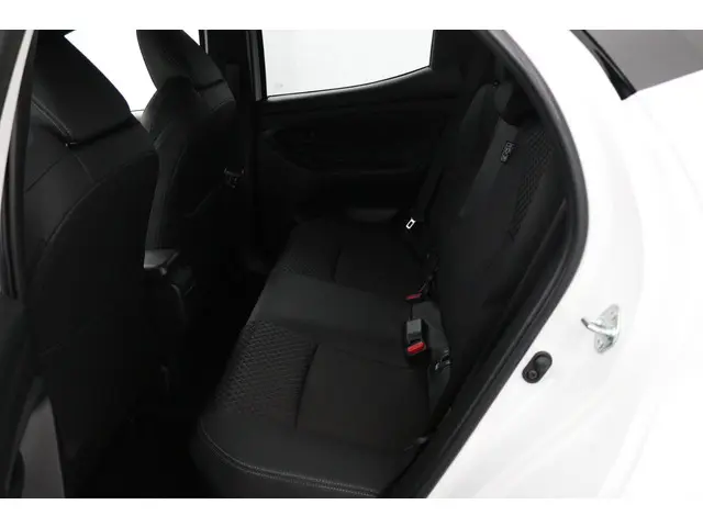 Toyota Yaris 1.5 Hybrid Executive 2022 Hybride Benzine 18