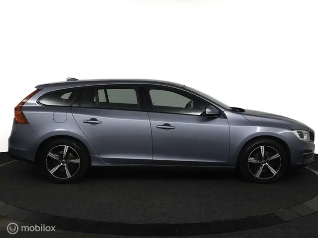 Volvo V60 1.5 T2 Polar+| Leer| Trekhaak 2018 Benzine 4