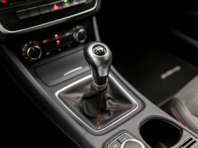 Mercedes-Benz A-Klasse 180 AMG Sport 2015 Benzine 11
