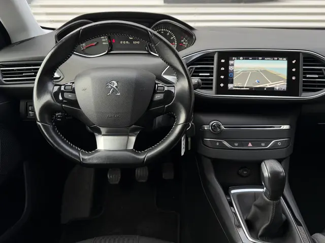 Peugeot 308 1.2 PureTech Style 2017 Benzine 2