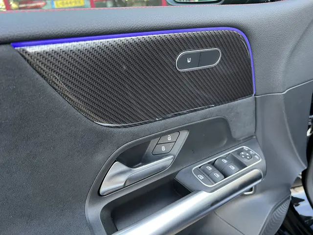 Mercedes-Benz B-Klasse 180 AMG Line 2023 Benzine 10