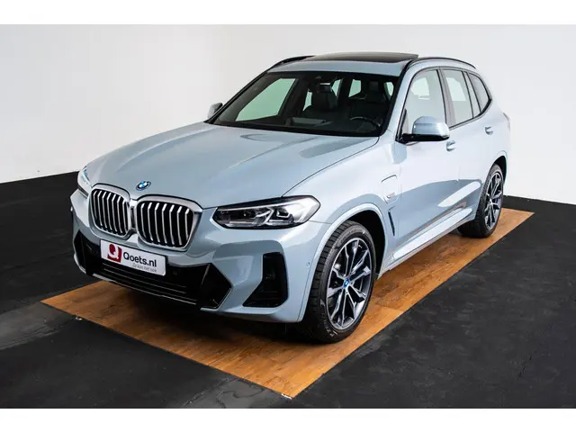 BMW X3 xDrive30e High Executive 2021 Hybride Benzine 8