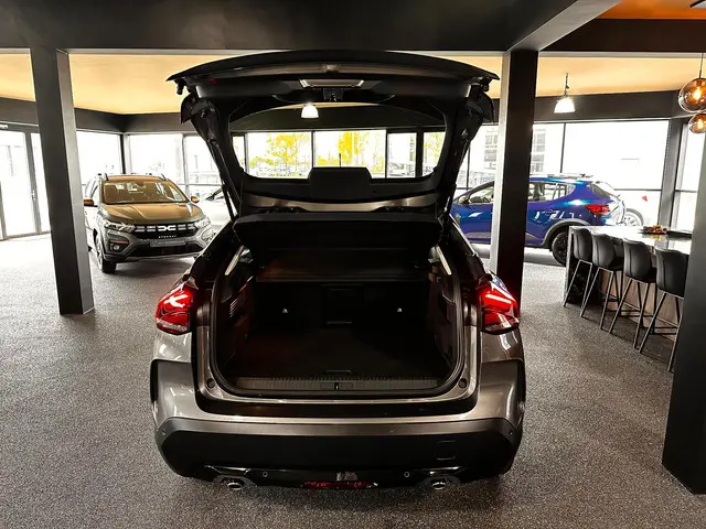 Citroën C4 1.2 Puretech Shine 2022 Benzine 14