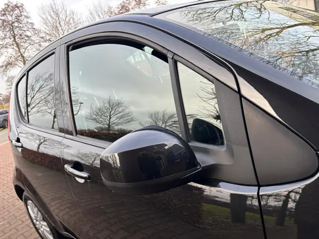 Suzuki Splash 1.0 VVT Exclusive EASSS 2012 Benzine 8