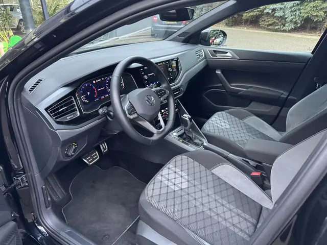 Volkswagen Taigo 1.0 TSI R-Line Edition 2025 Benzine 2