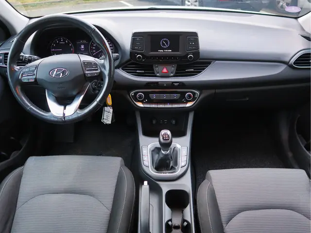 Hyundai i30 1.0 T-GDI Comfort 120pk 2018 Benzine 4