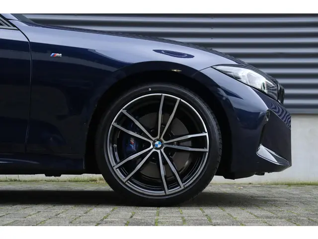BMW 3 Serie Sedan 320i 2024 Benzine 6