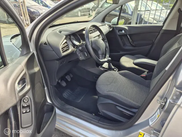 Citroën C3 1.2 PureTech Collection 2015 Benzine 4