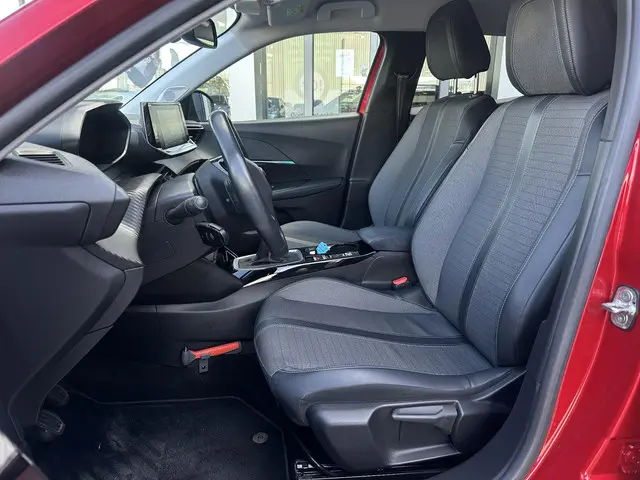 Peugeot 2008 1.2 PureTech 130pk Allure 2021 Benzine 10