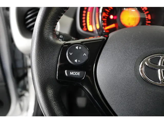 Toyota Aygo 1.0 VVT-i x-play 2017 Benzine 15