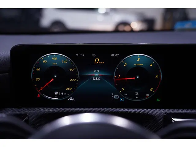 Mercedes-Benz A-Klasse 180d Design 2021 Diesel 16