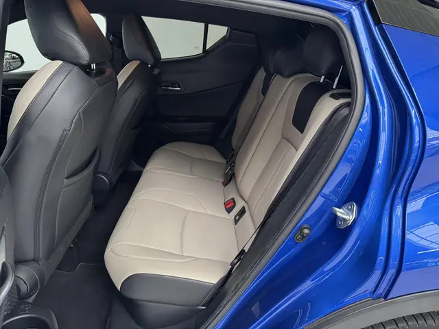 Toyota C-HR 1.8 Hybrid Bi-Tone 2018 Hybride Benzine 8