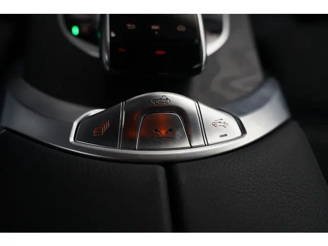 Mercedes-Benz C-Klasse Cabrio 180 AMG Line 2023 Benzine 37