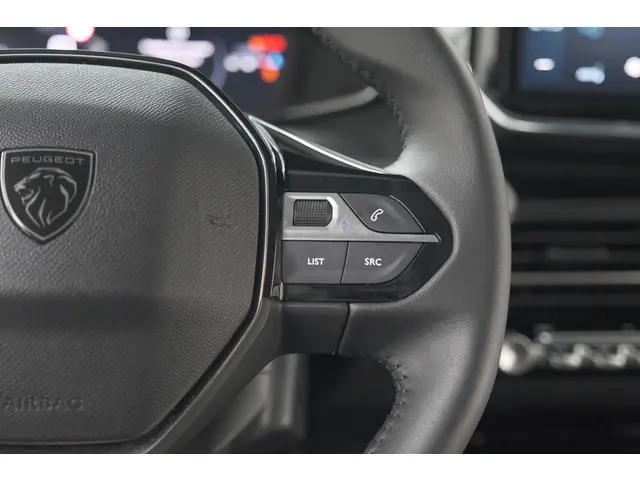 Peugeot 208 PureTech 100 Allure 2024 Benzine 36