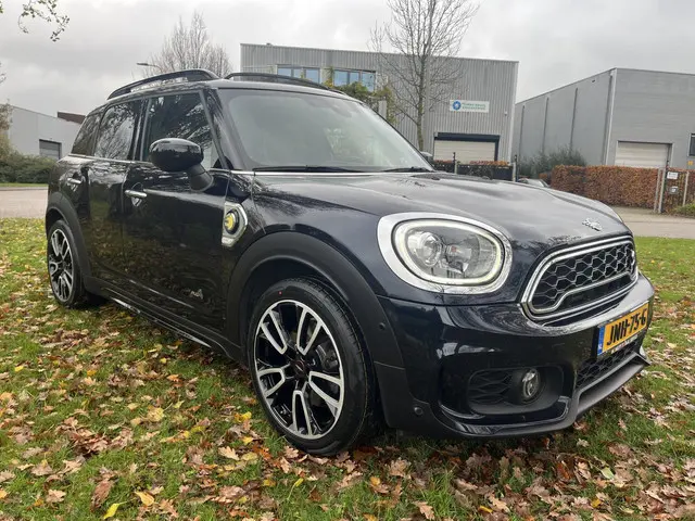 MINI Countryman Cooper S E ALL4 AT 2019 Hybride Benzine 2