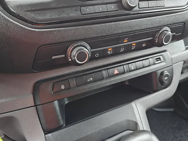 Opel Vivaro 1.5 2020 Diesel 10